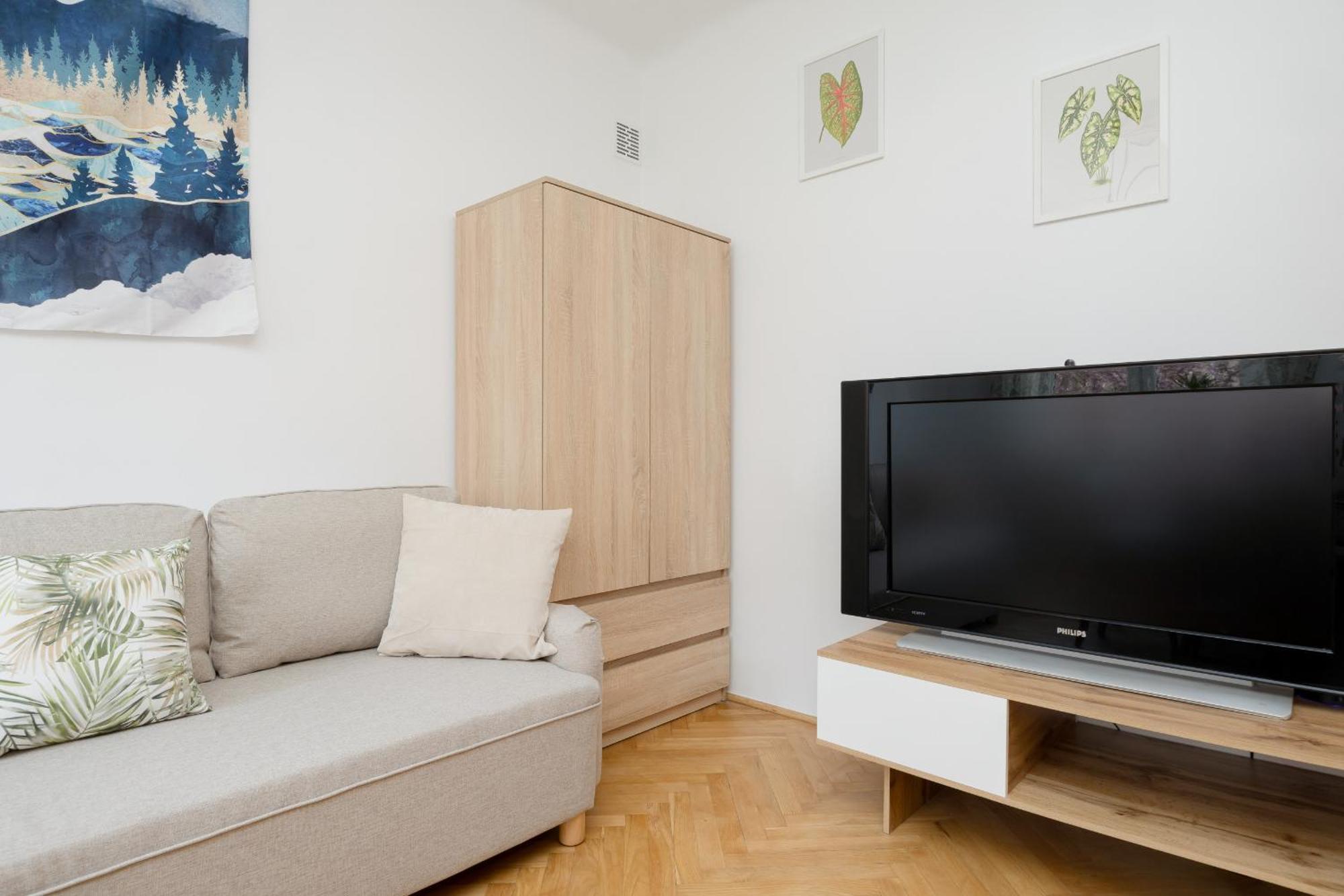 Spacious Apartment For 6 People Near The Old Town By Noclegi Renters Varsó Kültér fotó