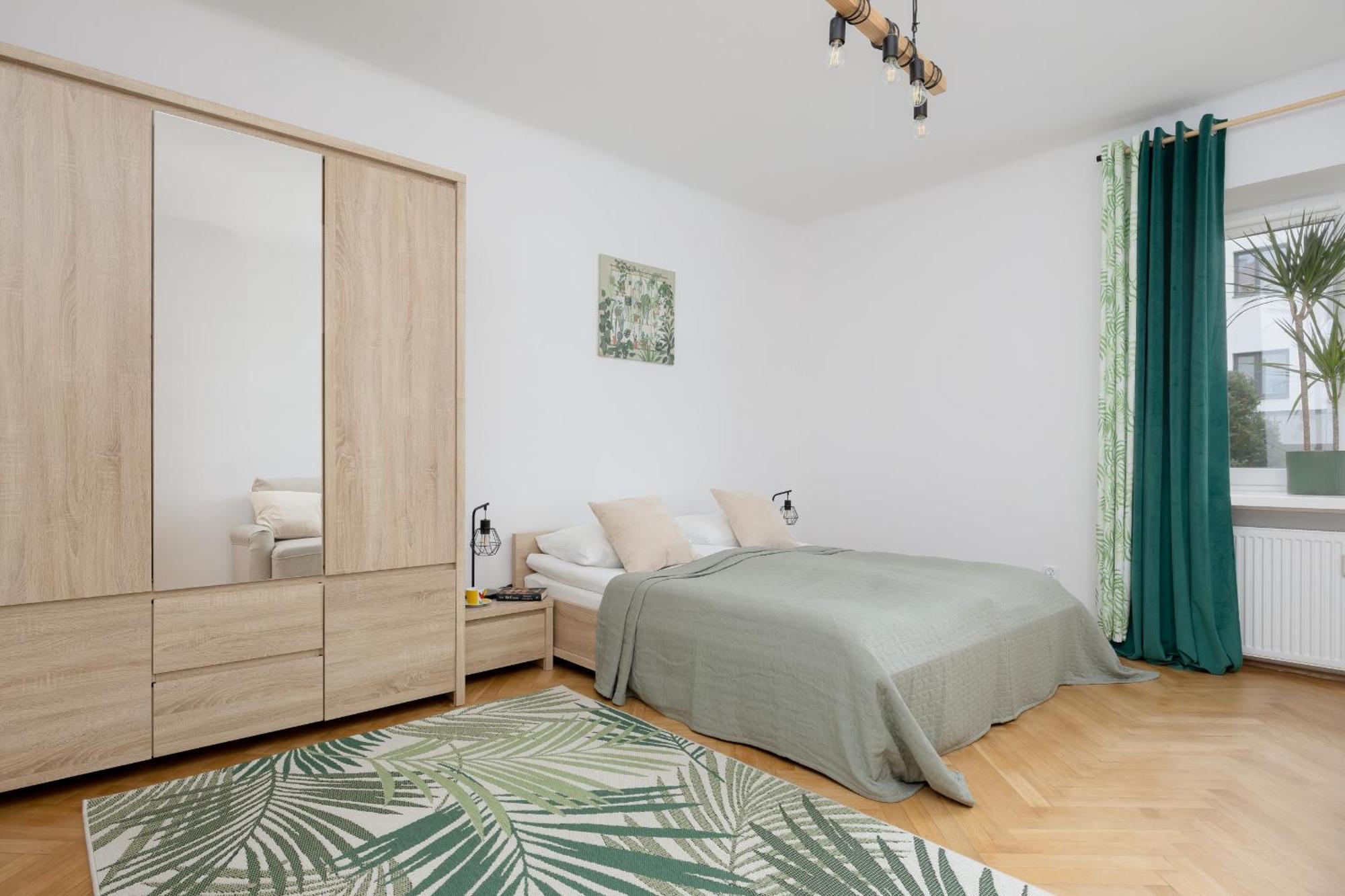 Spacious Apartment For 6 People Near The Old Town By Noclegi Renters Varsó Kültér fotó